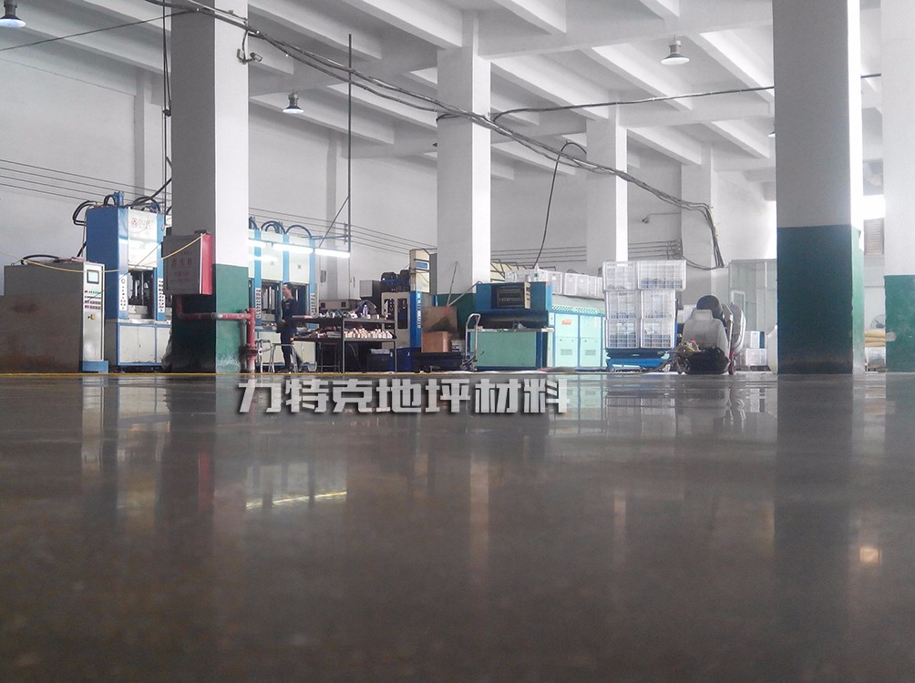 生產(chǎn)車(chē)間地面起塵起砂處理-力特克